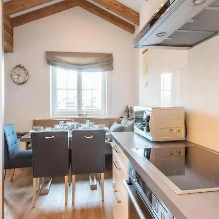 Luxury In Near Ski Area Διαμέρισμα *